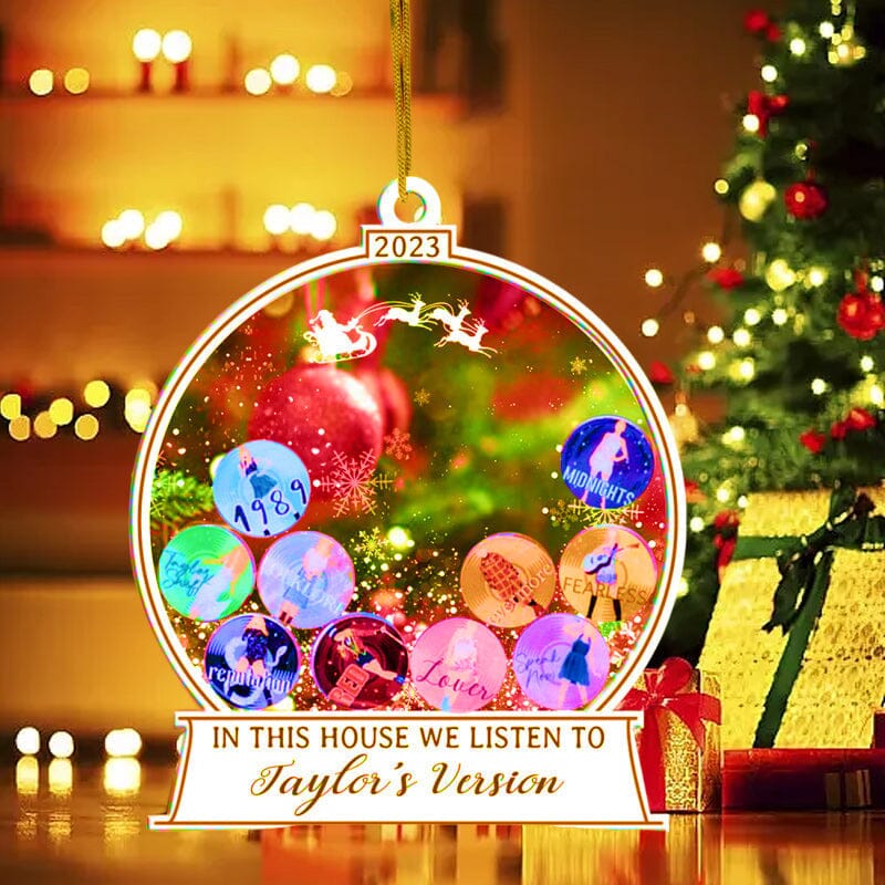 I dette huset lytter vi til Taylors versjon av Ornament
